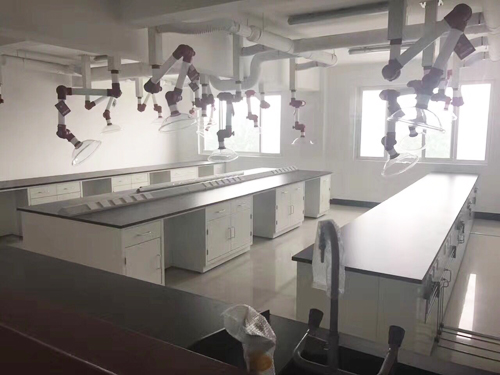 全鋼中央儀器臺